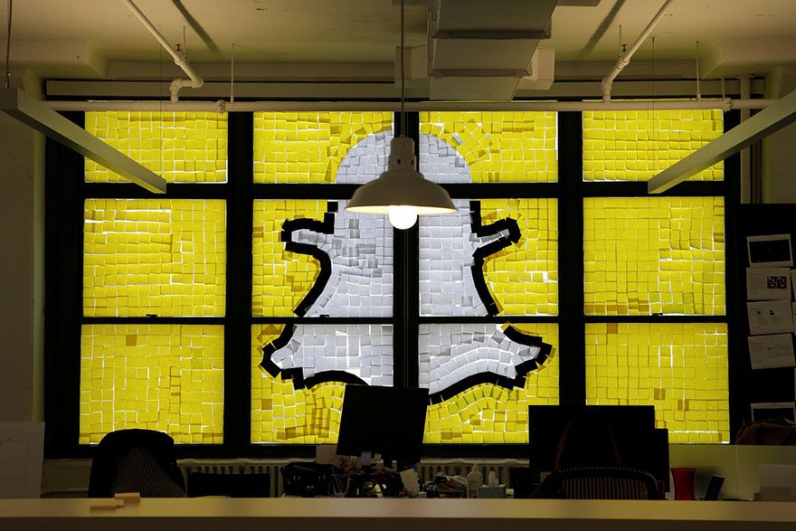 Une guerre de post-it entre 2 buildings new-yorkais s'achève par un sacré final | So Busy Girls