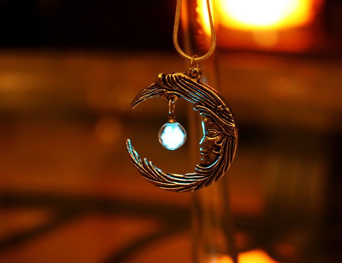 Ces bijoux qui brillent dans le noir vous donneront l'impression d'être magique | So Busy Girls
