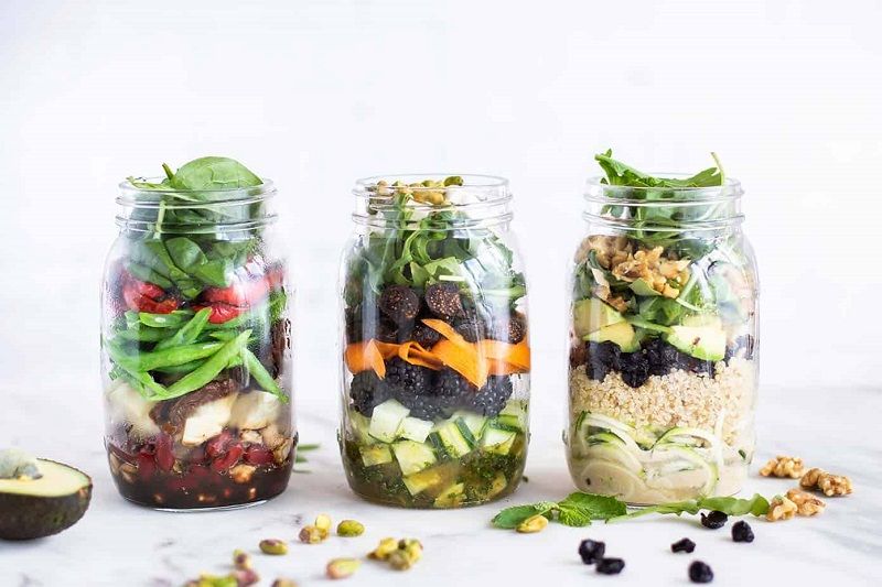 La recette toute simple pour emporter sa salade composée dans un bocal | So Busy Girls