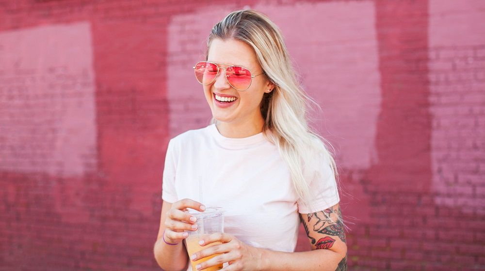 5 astuces efficaces pour faire partir une tache jaune sur un vêtement blanc | So Busy Girls