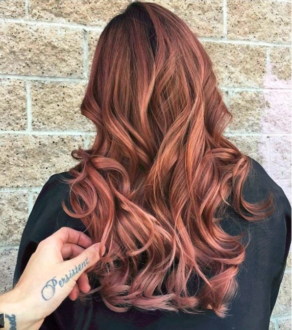 La preuve que la coloration Rose Gold est toujours la couleur arc-en-ciel parfaite pour vos cheveux | So Busy Girls