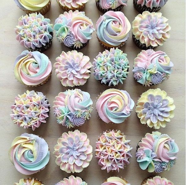 Ces gâteaux décorés sont tellement jolis qu'ils vont vous plonger illico dans l'ambiance licorne | So Busy Girls