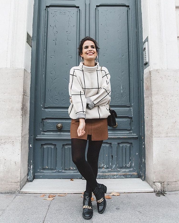 PARÉE POUR LE FROID AVEC UN SWEAT GRAPHIQUE ET DES COLLANTS OPAQUES | So Busy Girls