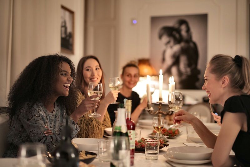 9 signes que votre amitié est déjà terminée | So Busy Girls