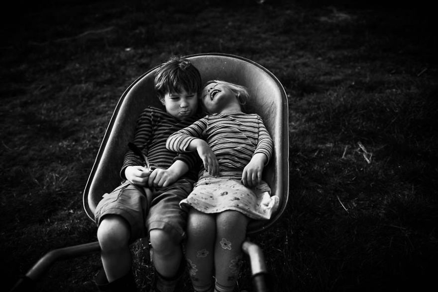 Cette maman photographe capture l'enfance de ses enfants loin de tout appareil électronique moderne | So Busy Girls