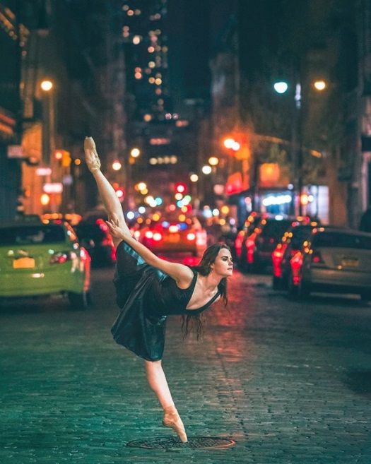 16 photos sublimes de ballerines qui dansent dans les rues de New York | So Busy Girls