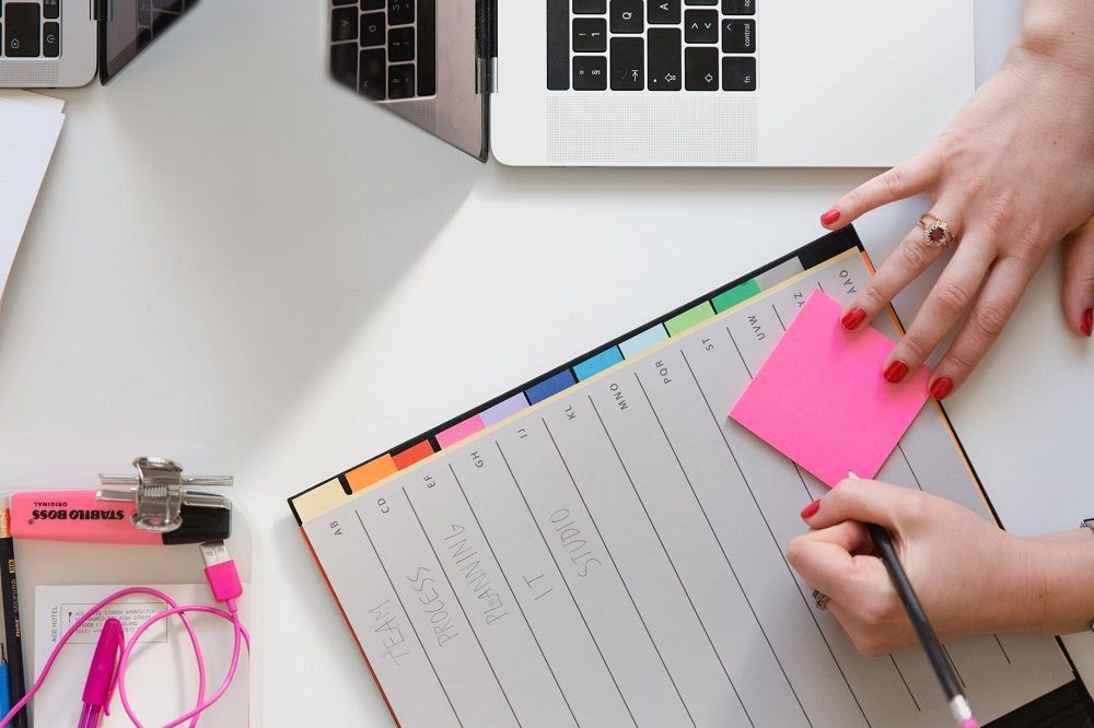 Comment concilier vie de famille et rendez-vous en préfecture sans perdre une journée | So Busy Girls