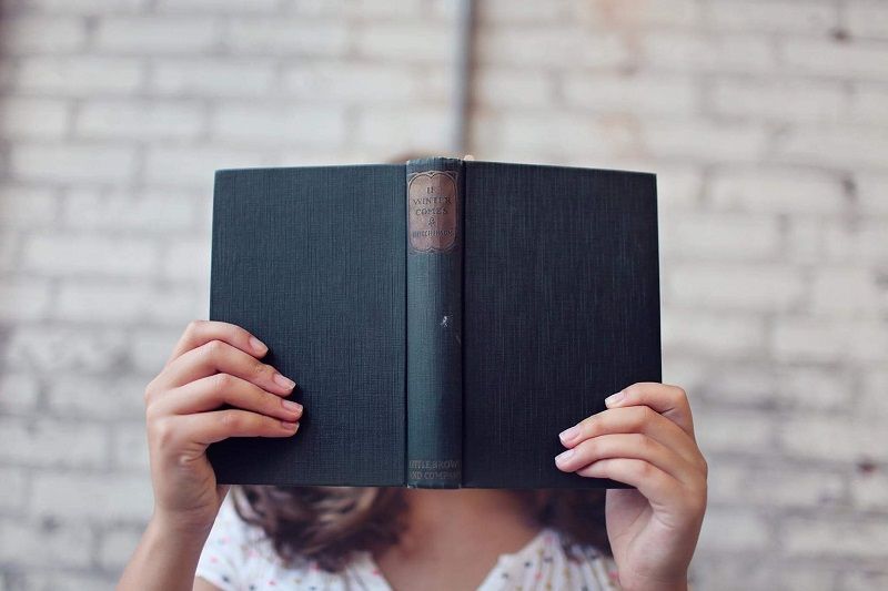 « Divulgâcher », « Influenceur », « Coronavirus » : ces nouveaux mots qui rentrent dans le dictionnaire 2021 | So Busy Girls