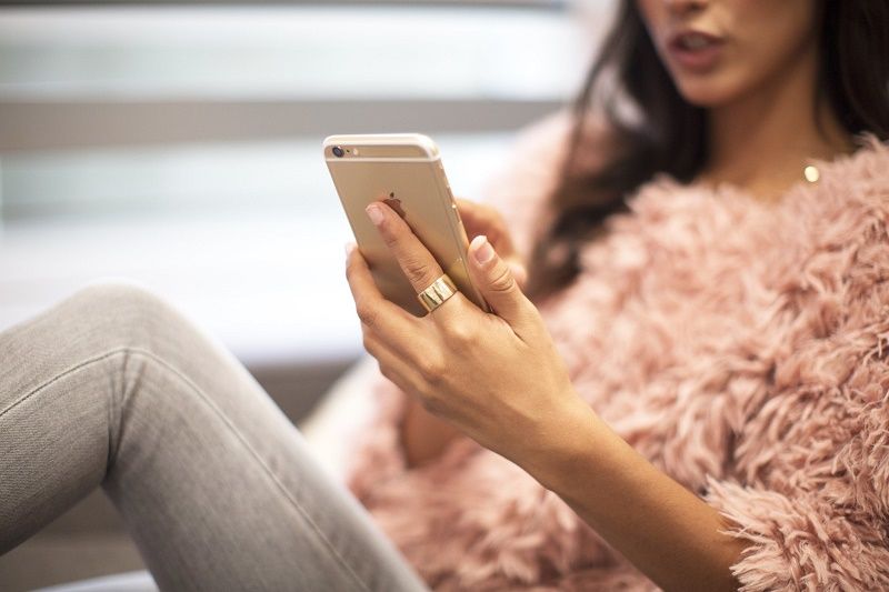 7 raisons pour lesquelles les smartphones nous rendent paresseux | So Busy Girls