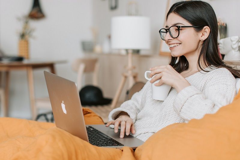 YouSchool, l'école en ligne pour préparer une formation diplômante d'Etat | So Busy Girls