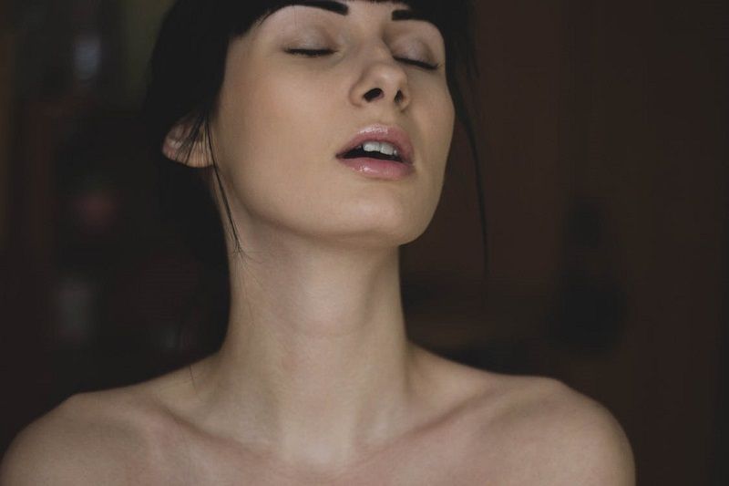 Masturbation féminine : 5 conseils pour prendre du plaisir seule | So Busy Girls