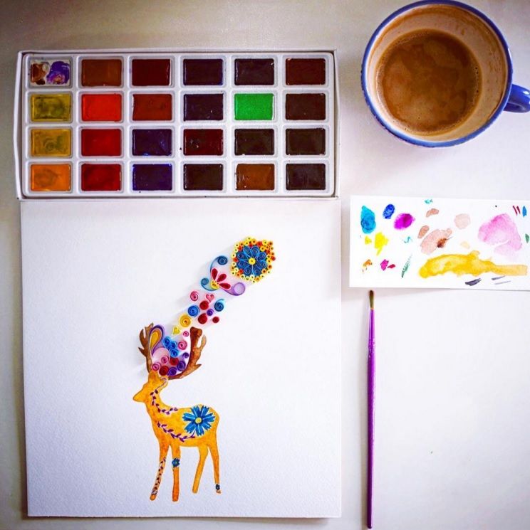 Idée déco simple et pas chère : des tableaux colorés à l'aquarelle et avec des feuilles de papier enroulées | So Busy Girls