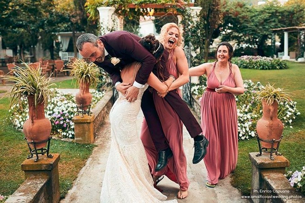 14 couples de jeunes mariés qui ont fait des photos de mariage très drôles | So Busy Girls