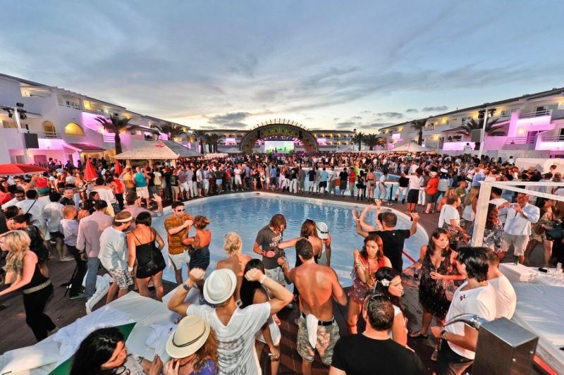 Les 5 meilleures destinations de vacances pour faire la fête | So Busy Girls