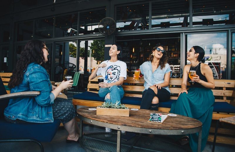 8 conseils pour être belle et en forme après une soirée arrosée | So Busy Girls