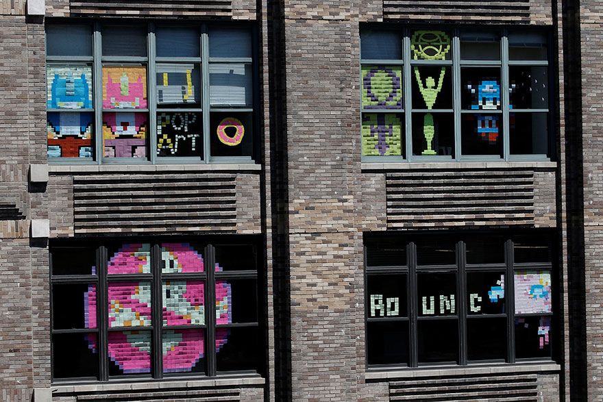 Une guerre de post-it entre 2 buildings new-yorkais s'achève par un sacré final | So Busy Girls