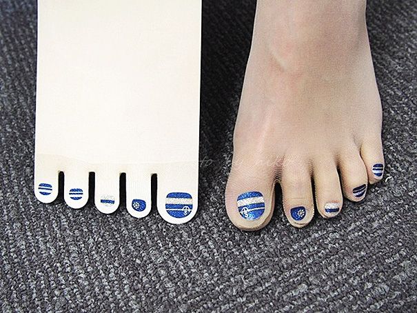 Les collants avec des orteils pré-vernis : oui oui, c'est la dernière tendance au Japon ! | So Busy Girls