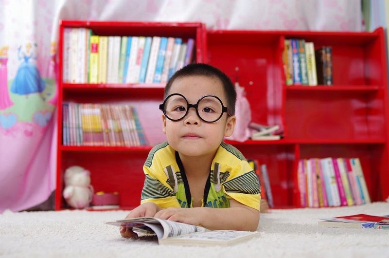 Mon enfant n'aime pas lire : comment lui donner envie de s'y mettre ? | So Busy Girls