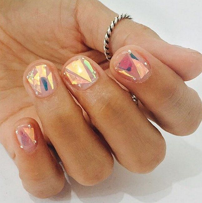 La dernière tendance nail art : les glass nails | So Busy Girls