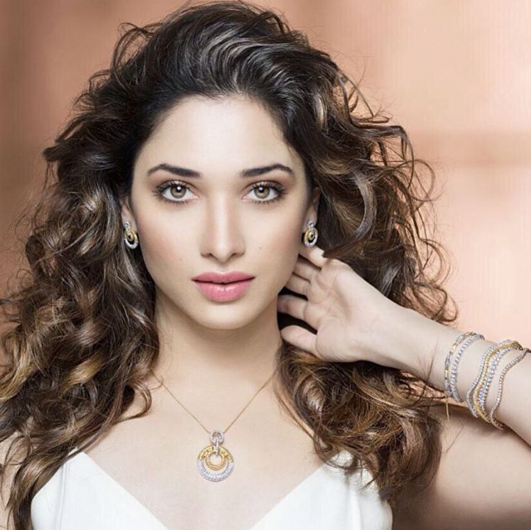 Tamannaah Bhatia, Inde | So Busy Girls