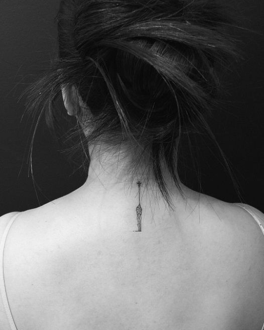 17 tatouages sur la nuque qui vont vous inspirer | So Busy Girls