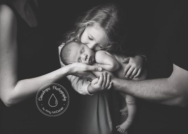 Voilà comment ces 20 couples ont choisi d'annoncer la naissance de leur bébé ! | So Busy Girls