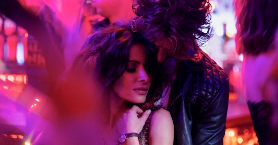 Sex/Life : la série annulée après de vives critiques de son actrice principale Sarah Shahi | So Busy Girls