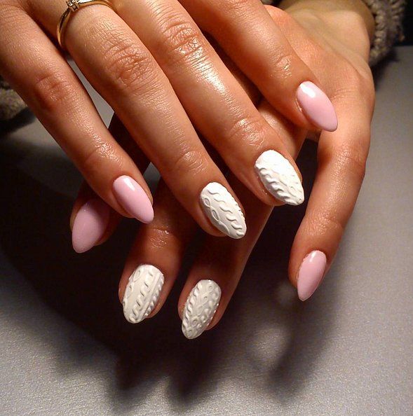 Rose et blanc pour un nail art cocooning inspiration laine tissée | So Busy Girls