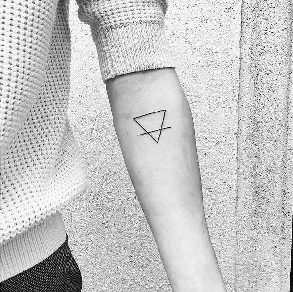 17) UN TATOUAGE GRAPHIQUE | So Busy Girls