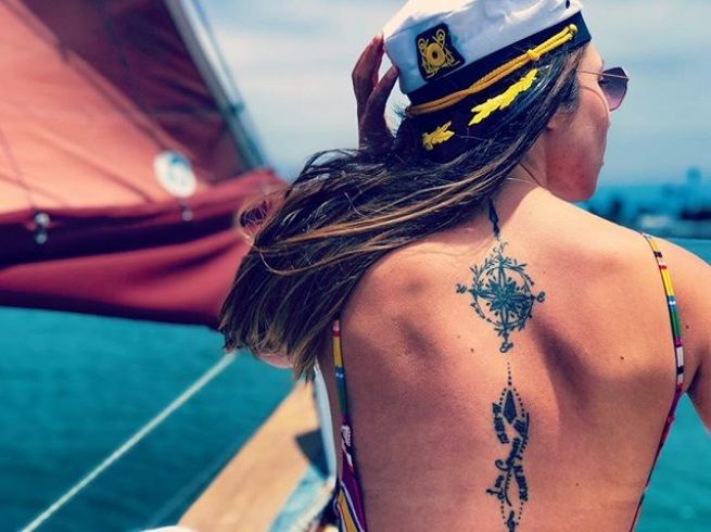 22 tatouages sexy (et totalement inattendus) à vous faire dans le dos | So Busy Girls