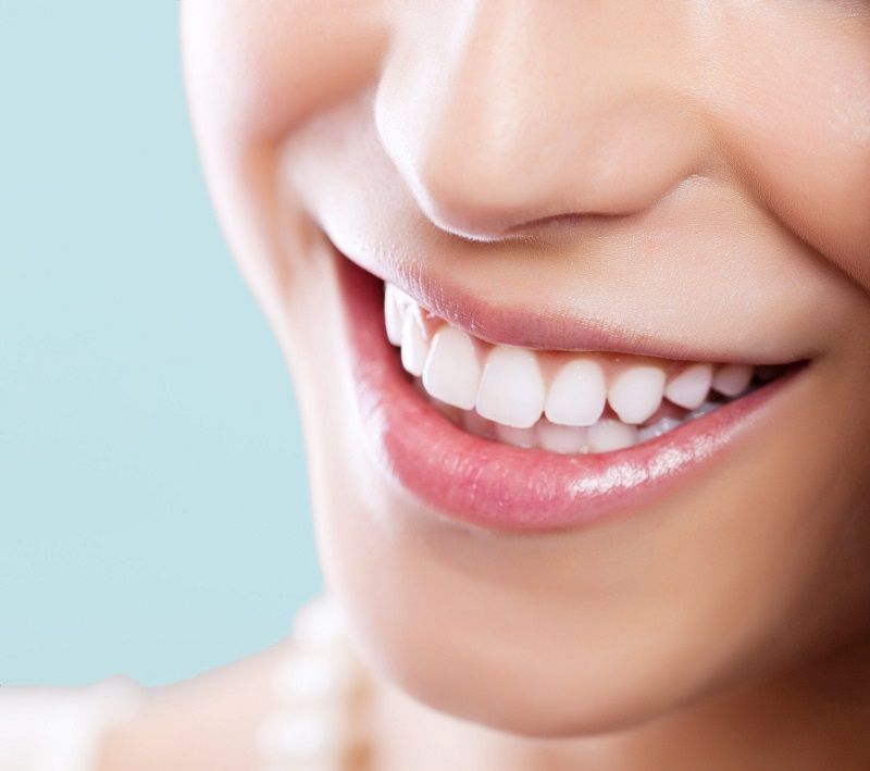 Ce que vous devez faire pour avoir des dents blanches | So Busy Girls