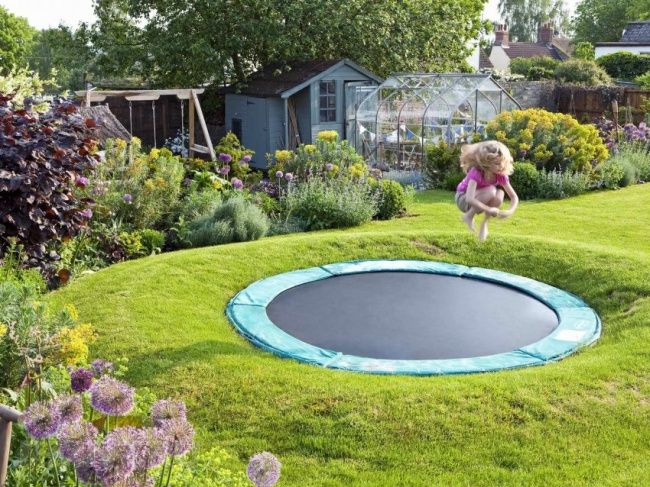 Un trampoline | So Busy Girls