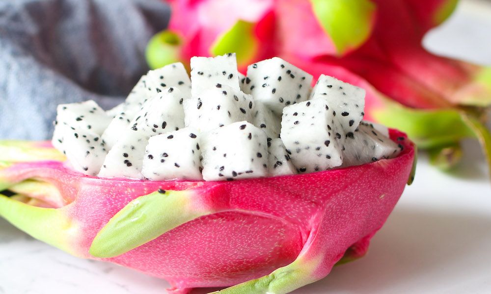 Voici comment découper un fruit du dragon facilement | So Busy Girls