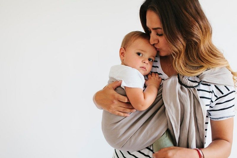 Les jeunes parents marcheraient l'équivalent de 28 marathons pour bercer leur bébé | So Busy Girls