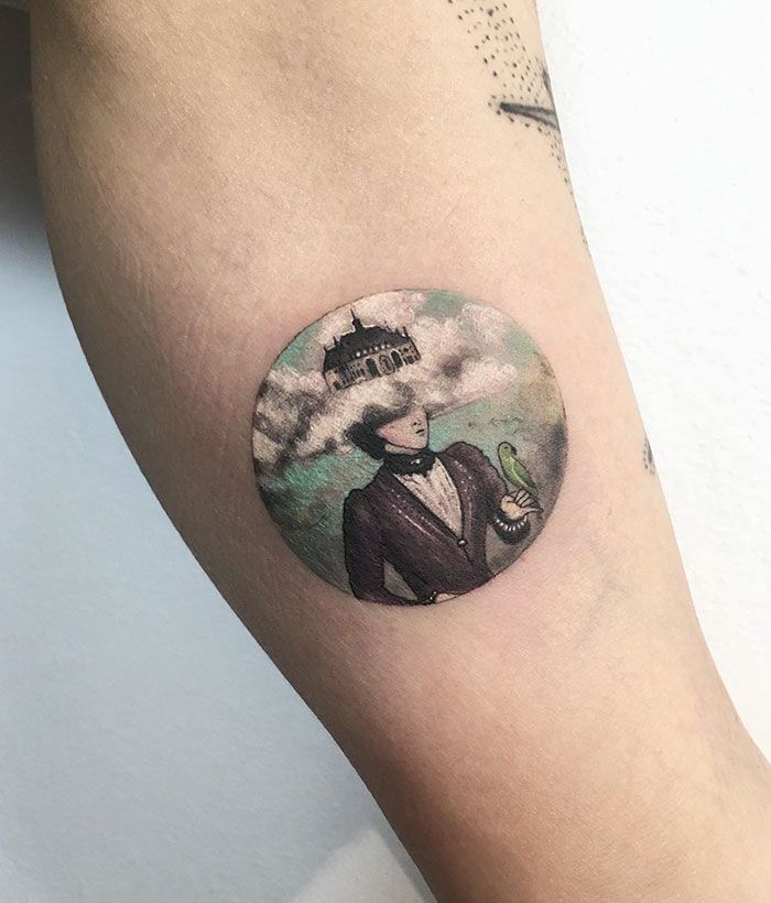 Cette artiste réalise de petits tatouages ronds magnifiques | So Busy Girls