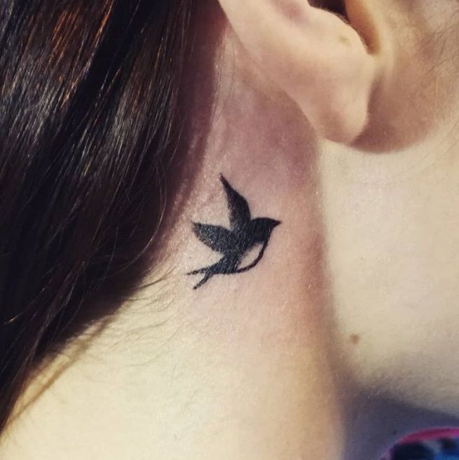 15 tatouages sexy et osés à vous faire dans le cou | So Busy Girls
