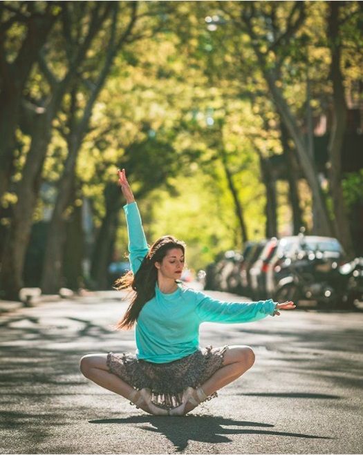 16 photos sublimes de ballerines qui dansent dans les rues de New York | So Busy Girls