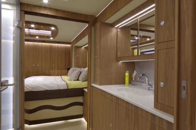 Ce camping-car d'1 500 000€ est sûrement plus luxueux que votre maison | So Busy Girls