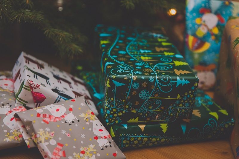 7 idées de cadeau de Noël parfaites pour une personne qui adore écouter de la musique | So Busy Girls