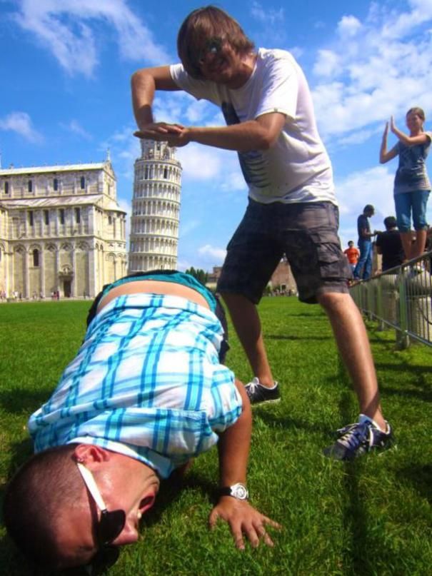 Les 13 meilleures photos de touristes qui posent devant la Tour de Pise | So Busy Girls