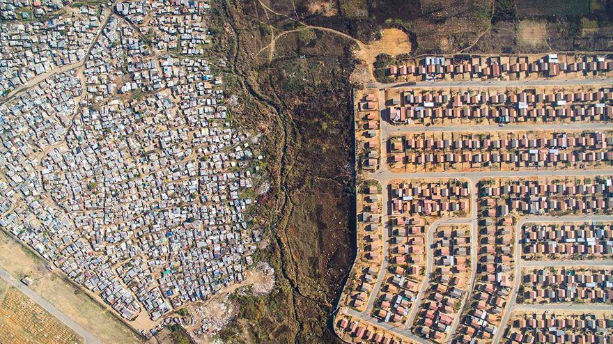 Ces séparations qui divisent les riches et les pauvres vues du ciel grâce à un drone | So Busy Girls