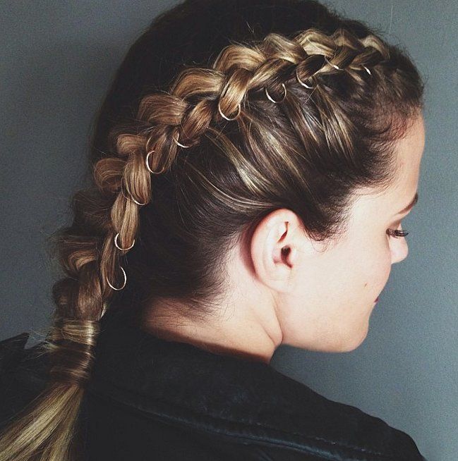 PLUSIEURS VARIANTES DE TRESSES : UNE TRESSE INDIENNE AVEC DES ACCESSOIRES | So Busy Girls