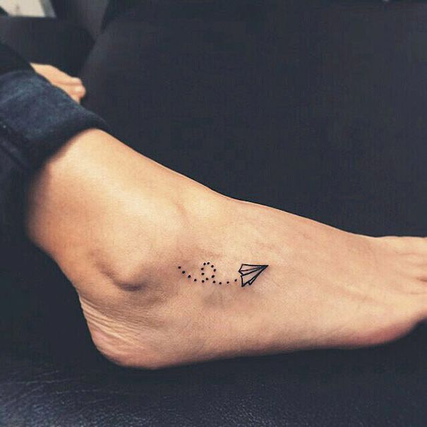 22 petits tatouages sur le pied qui vont vous faire craquer | So Busy Girls