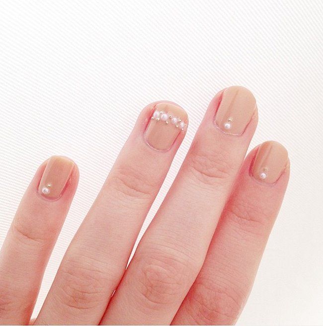 Vernis nude et perles | So Busy Girls