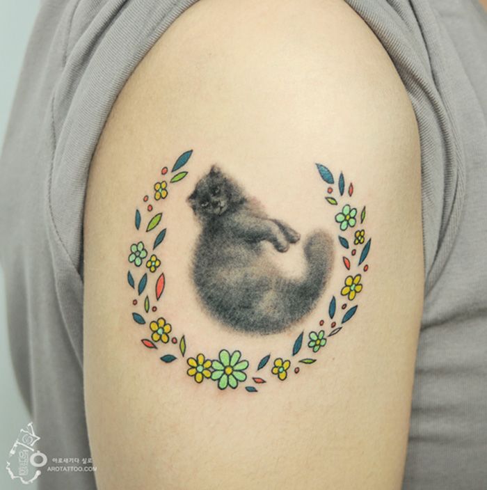 11 tatouages fleuris qui imitent des peintures à l'aquarelle sur la peau | So Busy Girls