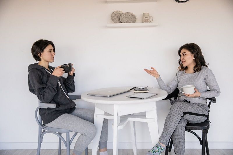 Si vous avez l'impression de chercher vos mots sans arrêt, rassurez-vous : vous n'êtes pas le seul, et voilà l'explication ! | So Busy Girls