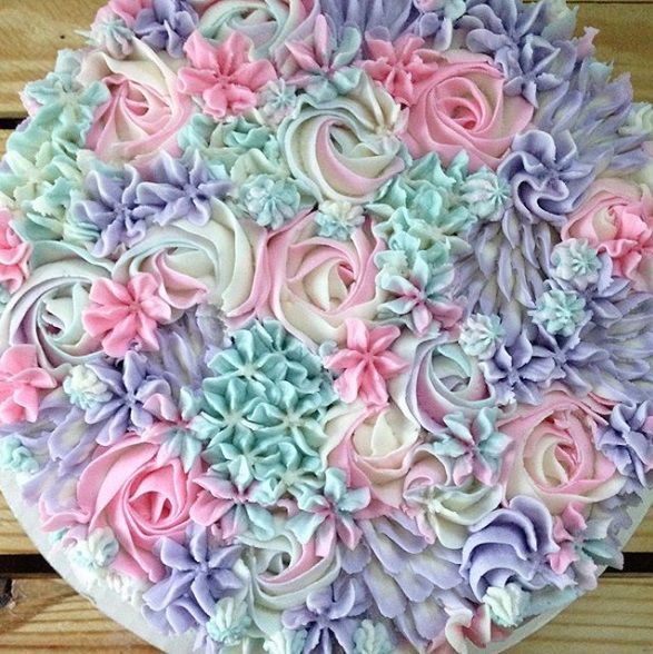 Ces gâteaux décorés sont tellement jolis qu'ils vont vous plonger illico dans l'ambiance licorne | So Busy Girls