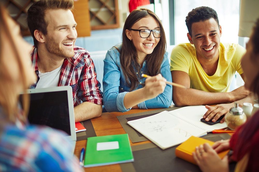 6 choses que connaissent tous ceux qui ont déjà été étudiants | So Busy Girls