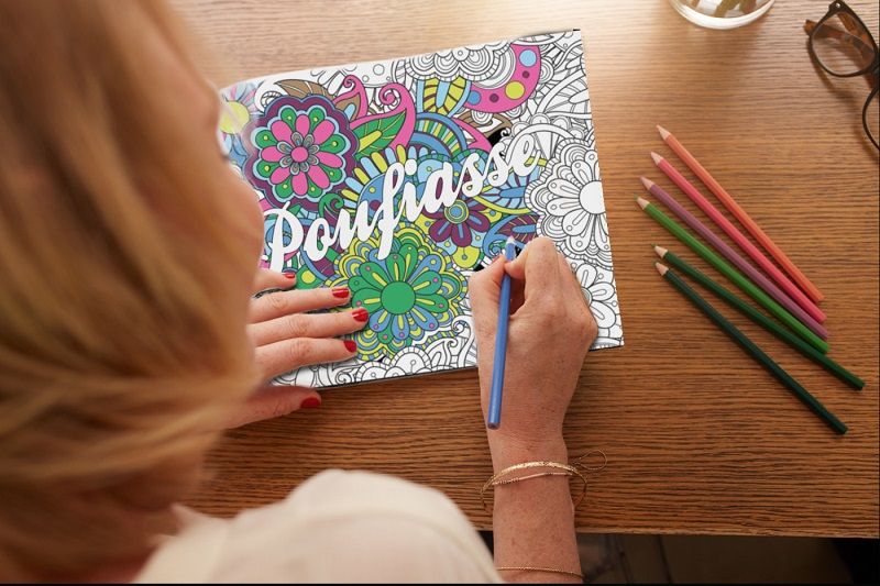 Pourquoi il vous faut ABSOLUMENT ce cahier d'injures à colorier (histoire de bien se défouler sans paraître vulgaire) | So Busy Girls