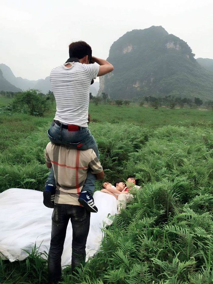 18 photos qui prouvent que les photographes de mariage sont prêts à tout pour prendre une belle photo | So Busy Girls